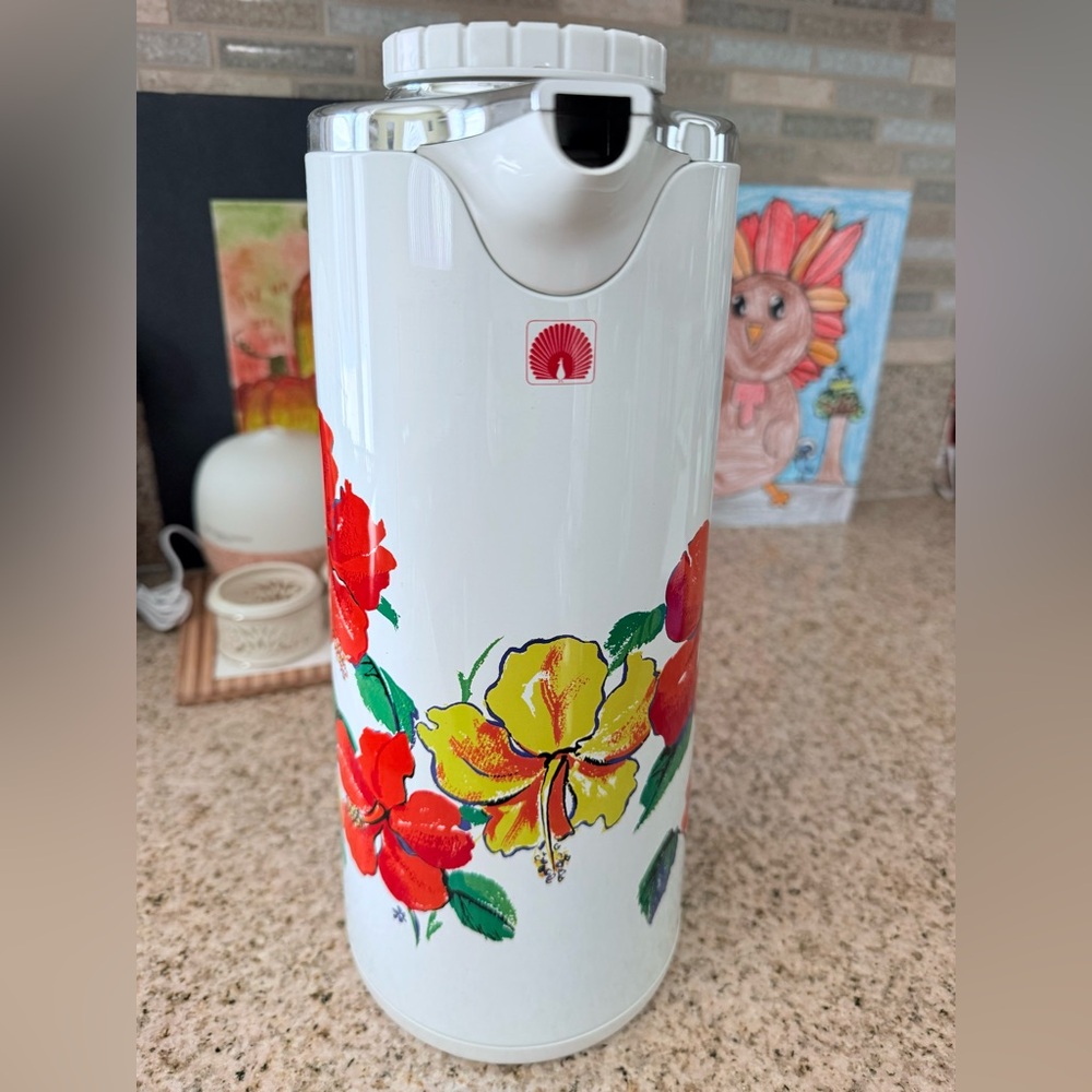 Vintage Brand New Peakcock Neo Pot